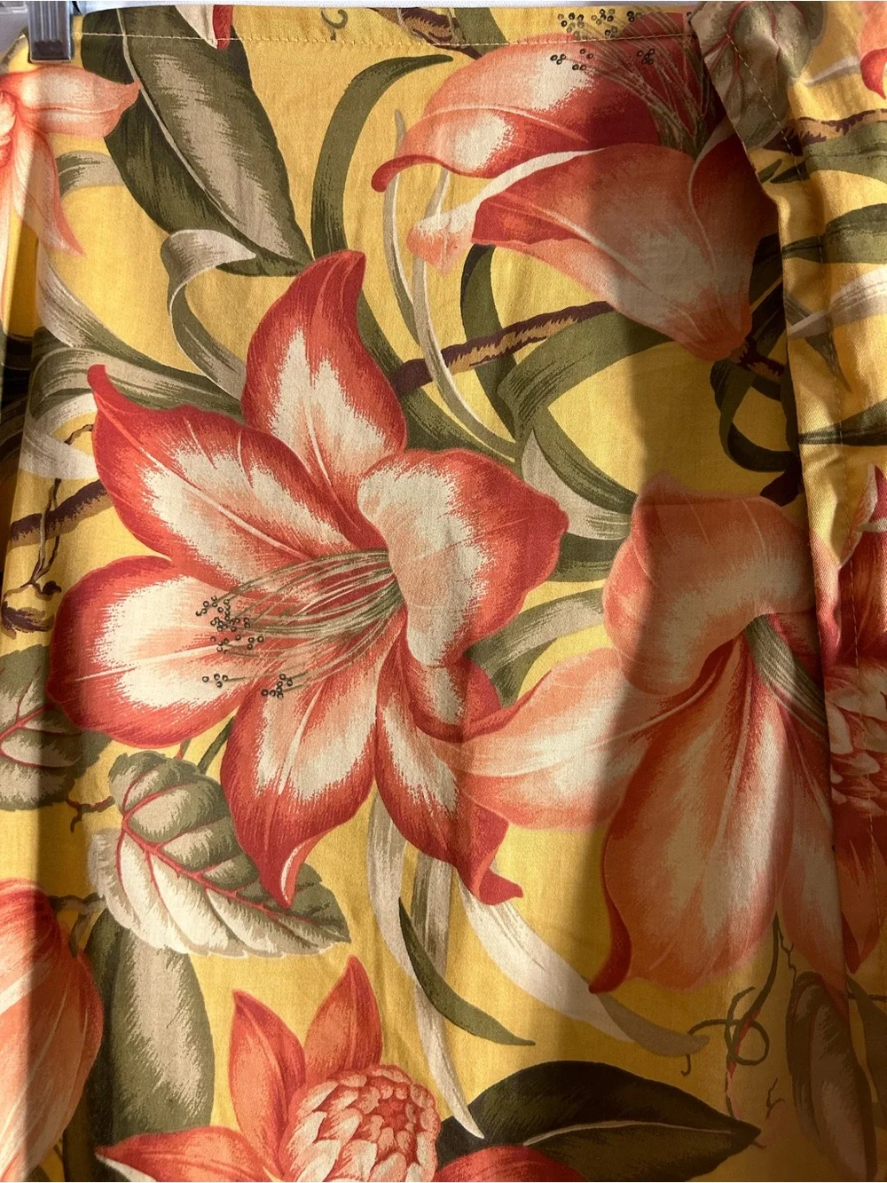 TOMMY BAHAMA HOME TROPICAL LILY KING SIZE ISLAND-INSPIRED VINTAGE PILLOW SHAMS